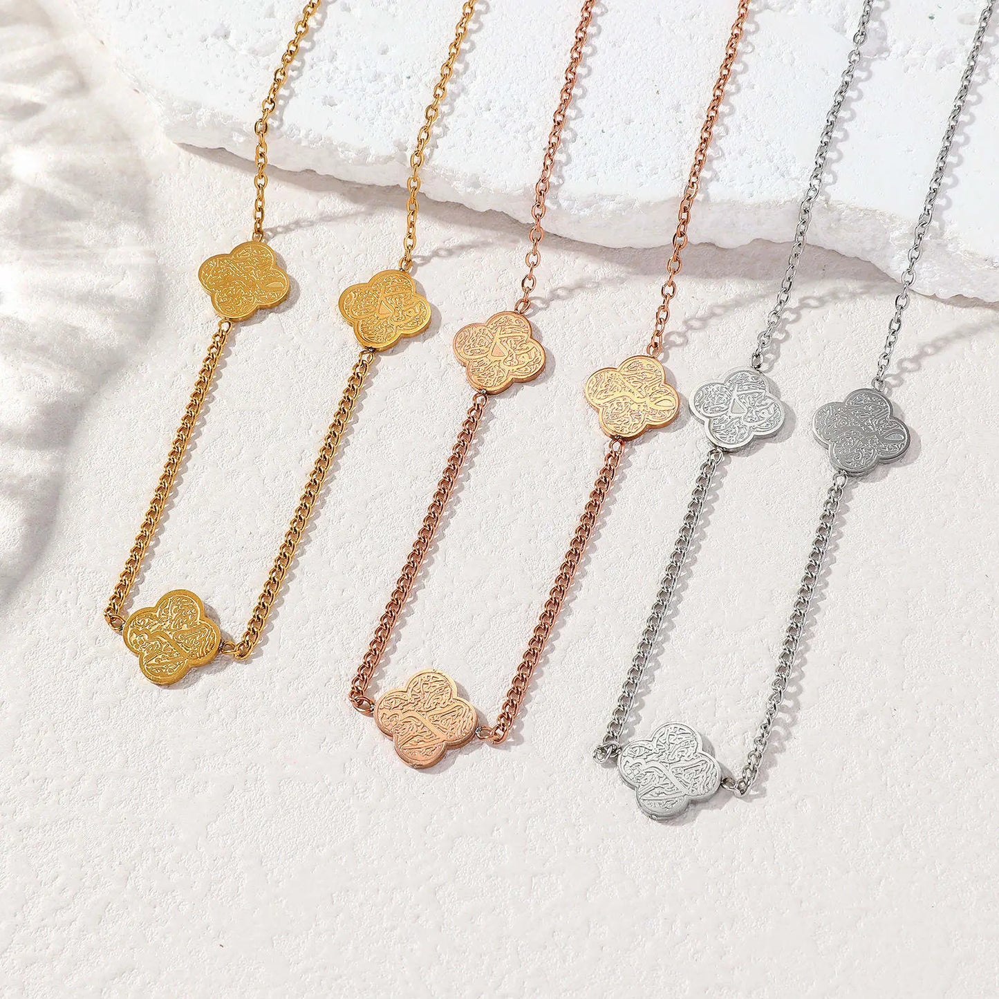 ✨ Collier Islamique Trio Trèfles – Gratitude • Patience • Confiance Maison Al Jawahir